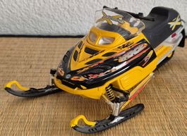 New-ray Ski-doo MXZ 800 Snowmobile von 2002
