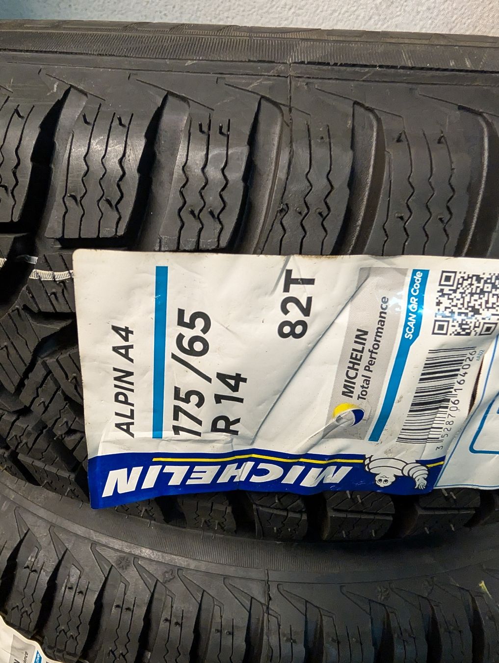 Michelin Pneus & Roues: Winterreifen  – Neuf avec emballage d'origine à Dürrenäsch par Pneu-Idris 2