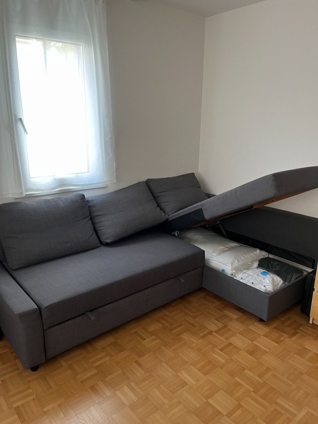 Ikea Divani: FRIHETEN Eckbettsofa mit Bettkasten IKEA – Usato da Adliswil venduto da rit_z7rt 1