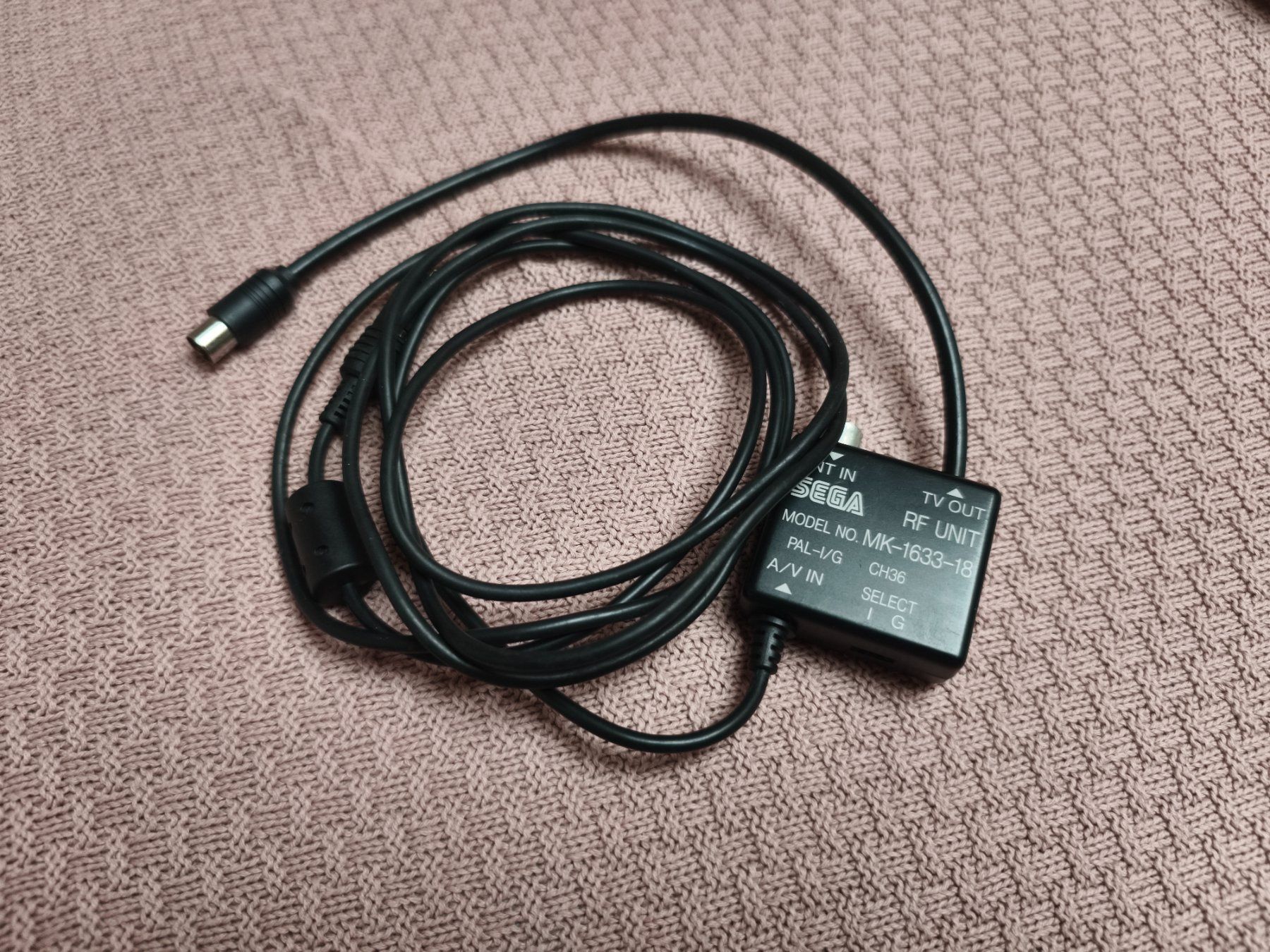 Sega Consoles: Sega Mega Drive II Konsole, 2 Controller – D'occasion à Ringgenberg BE par Tantal15125 5