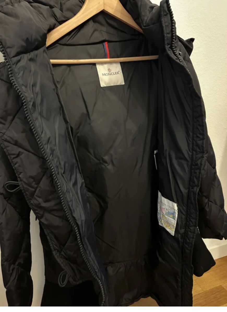 Moncler Cappotti: Moncler Black Quilted Down Jacket Gr.1/S – Usato da Zug venduto da day_9ph6 3