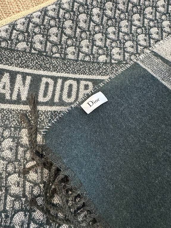 Dior Coperte: DIOR DECKE LOGO – Nuovo (secondo la descrizione) da Schwyz venduto da bofb 5
