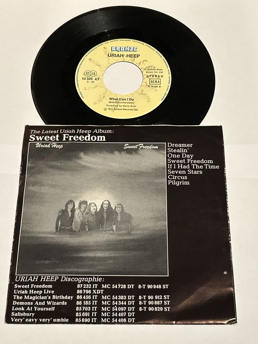 Vinyles: Uriah Heep. 1974. Something Or Nothing  – D'occasion à Faulensee par Mizuno06 1