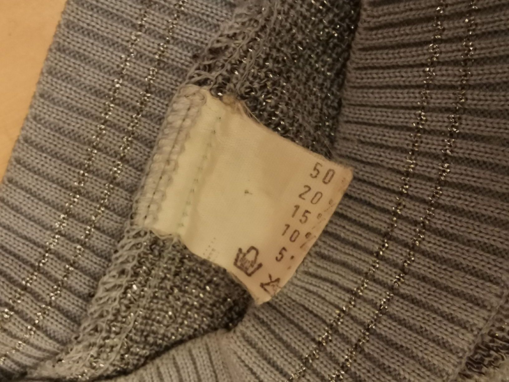 Maglioni & Felpe: Vintage Glitzer Strickpullover mit Silberfaden Muster – Usato da Zürich venduto da Hibiskus3 5