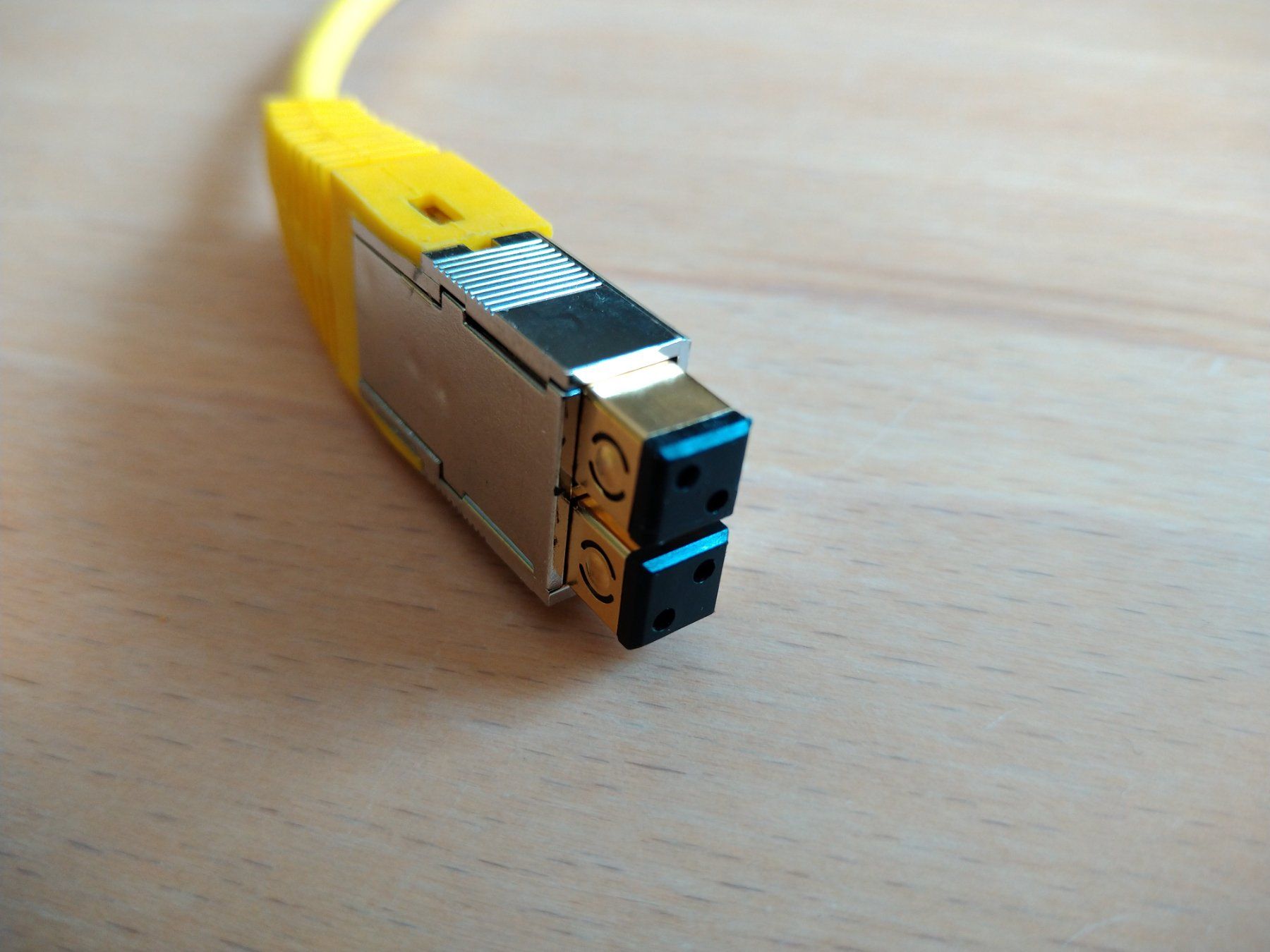 BKS Cavi: BKS Homenet Ethernet Patchkabel 50 cm lang, gelb – Usato da Winznau venduto da Cassjopaya 1