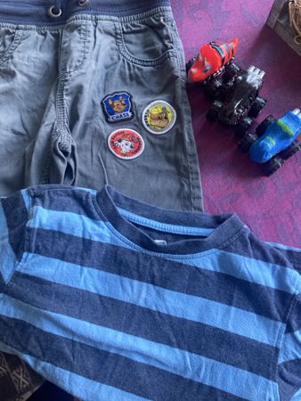 Kurze Hose, T-Shirt 110