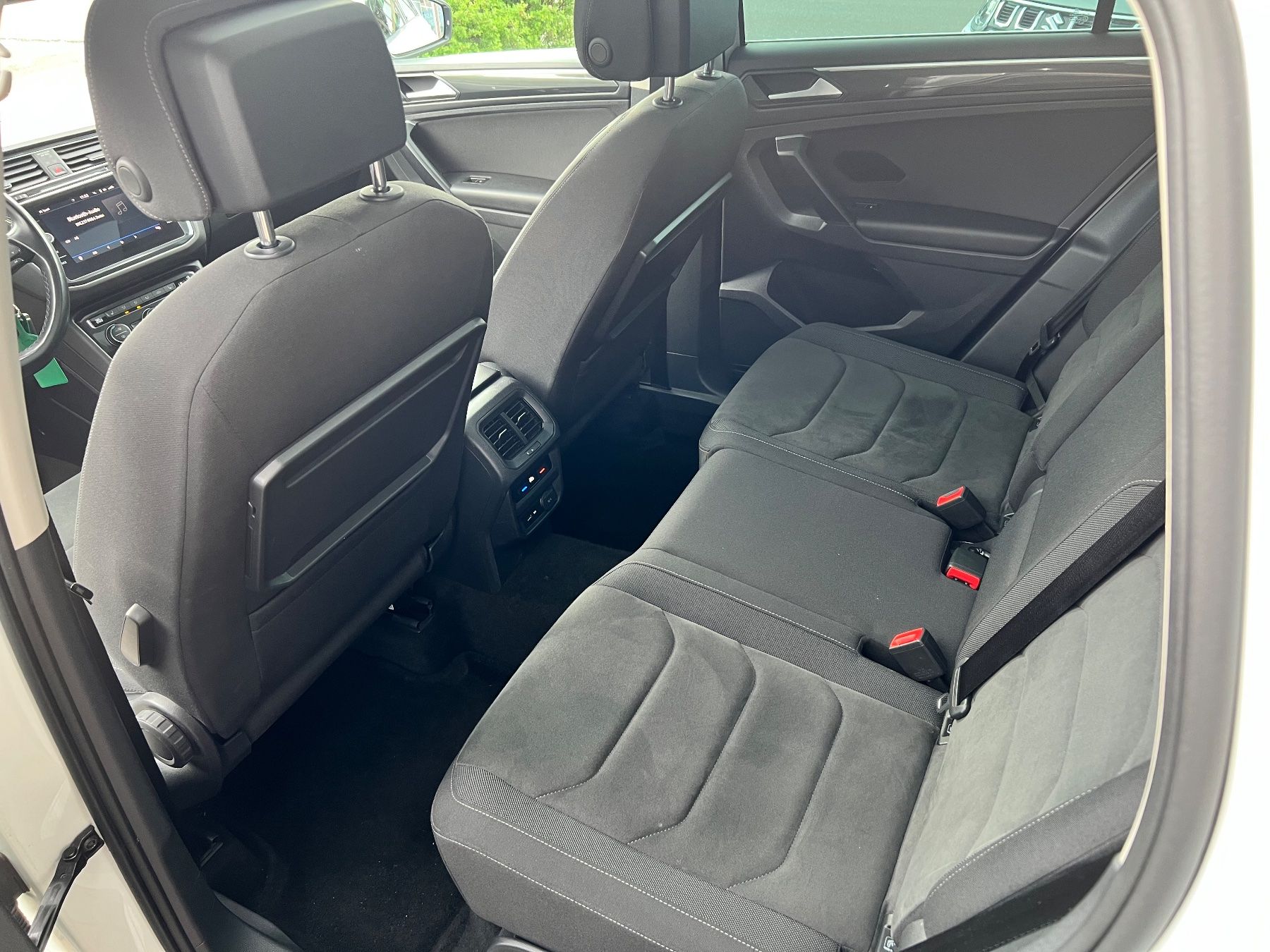 VW Autos: VW TIGUAN 2.0 TDI HIGHLINE 4x4 DSG – Gebraucht aus Bern von No1e 7