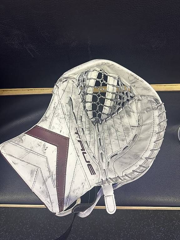 Handschuhe & Handstulpen: mitaine gardien hockey pro – Gebraucht aus Les Avanchets von jaa_9np9