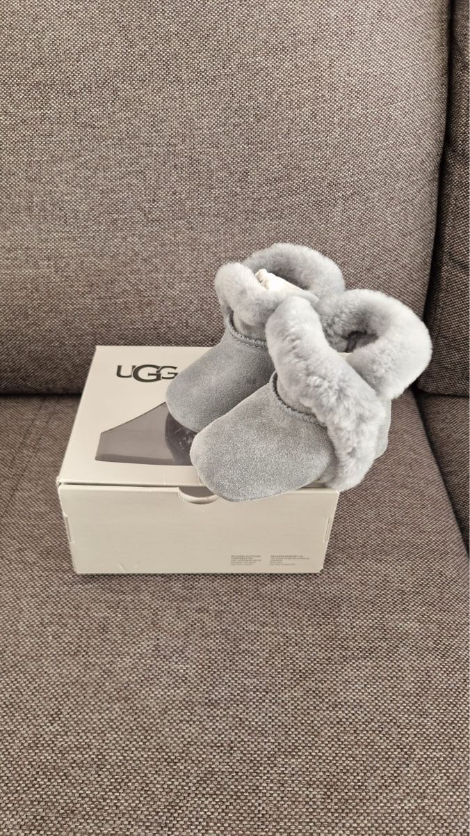 Ugg Scarpe per ragazzi: UGG Baby boots- Stiefel schuhe  – Nuovo e nell'imballaggio originale da Wetzikon ZH venduto da sal_v2jt