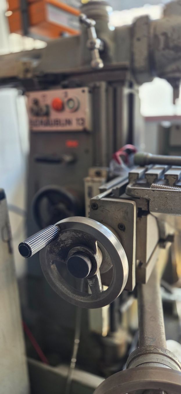 Schaublin Tutte le macchine: Fräsmaschine Schaublin 13 – Usato da Einsiedeln venduto da Emausi 3