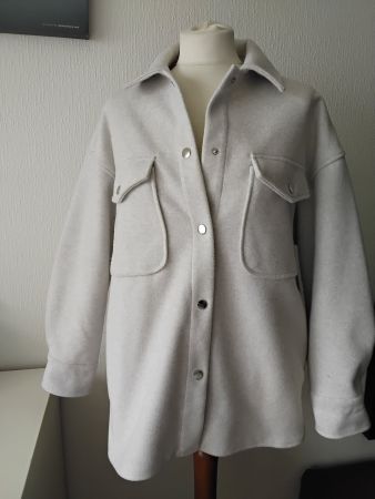 Veste Zara tendance, idéale pour la mi-saison - Taille S
