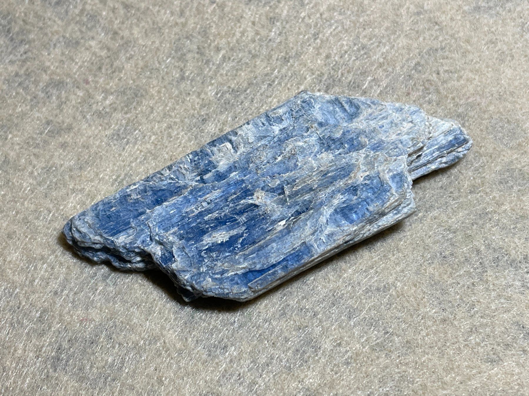 Minerali & Pietre curative: Grande Cyanite - Disthène – Nuovo (secondo la descrizione) da Cernier venduto da Tashi_Delek 1