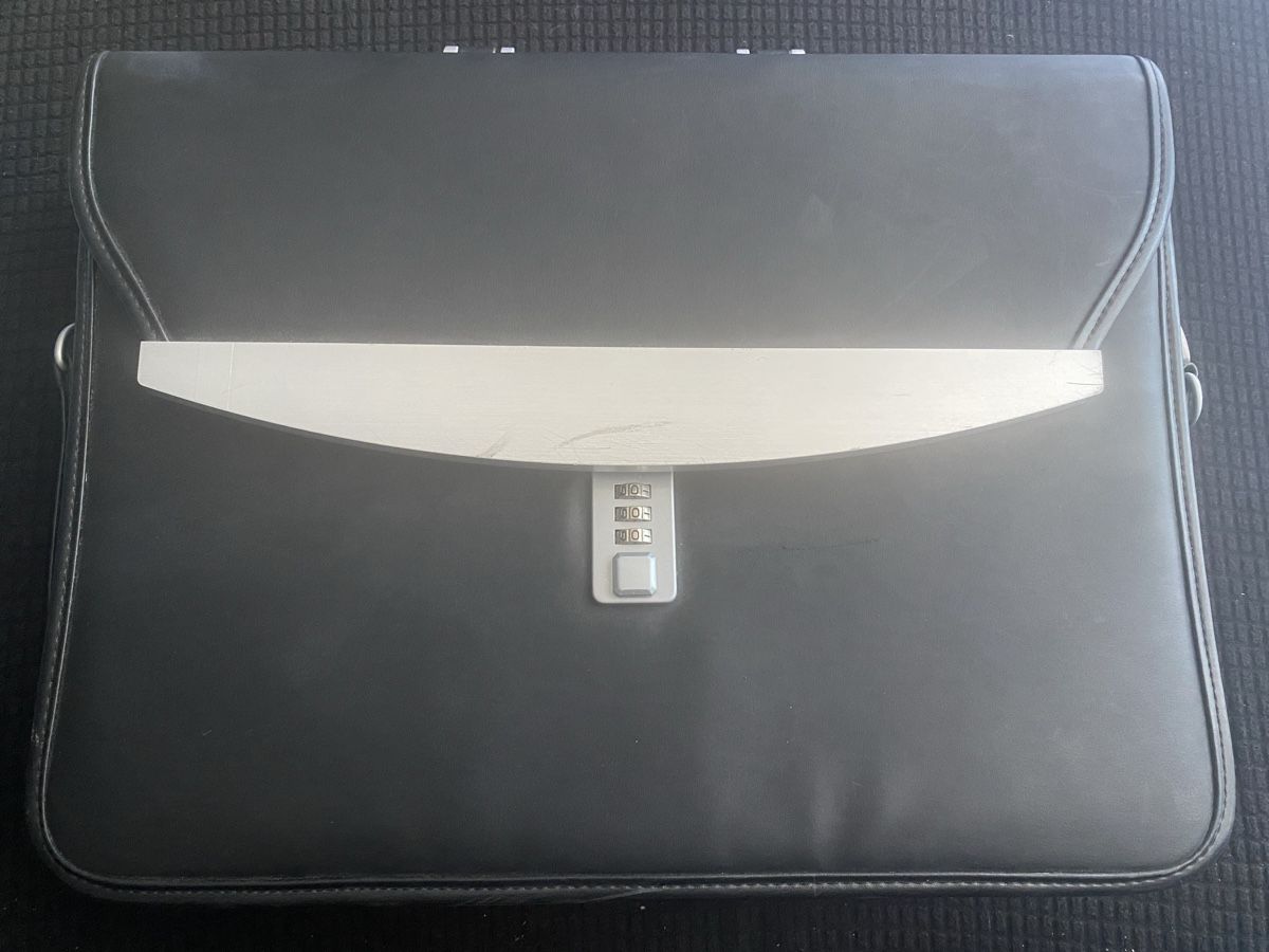 Koffer & Taschen: Aktentasche mit Code – Gebraucht aus Leibstadt von Shopcity