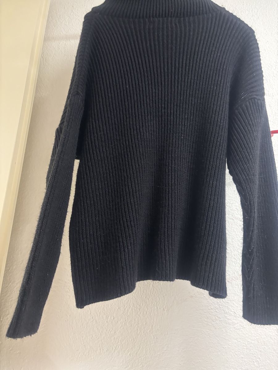 Maglioni & Felpe: Schwarzer Rollkragenpullover,  (7) – Usato da Wallisellen venduto da AS.TZ. 1