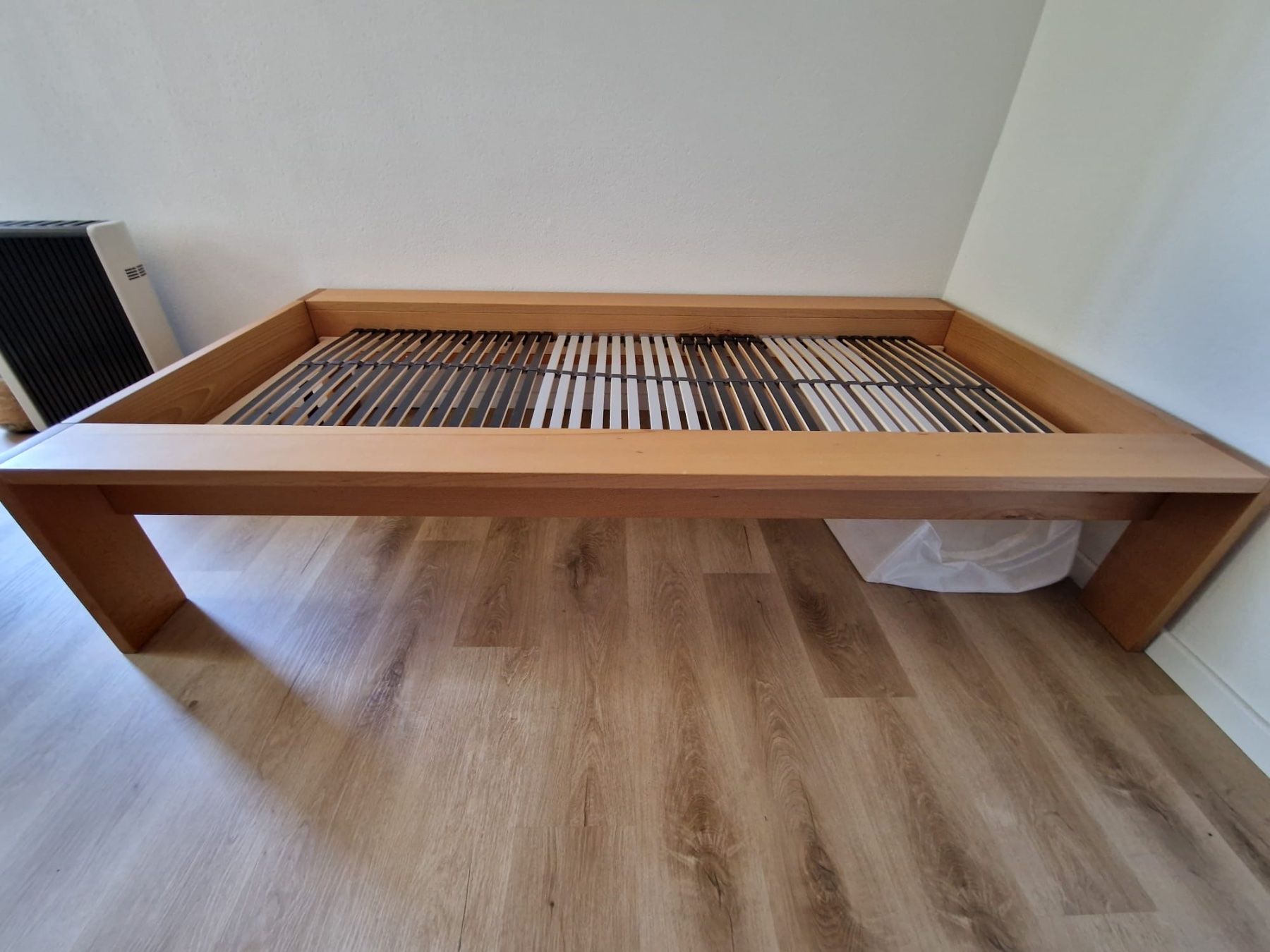 Lits: Bett inkl. Lattenrost – D'occasion à Riedholz par rig_jq7j 2