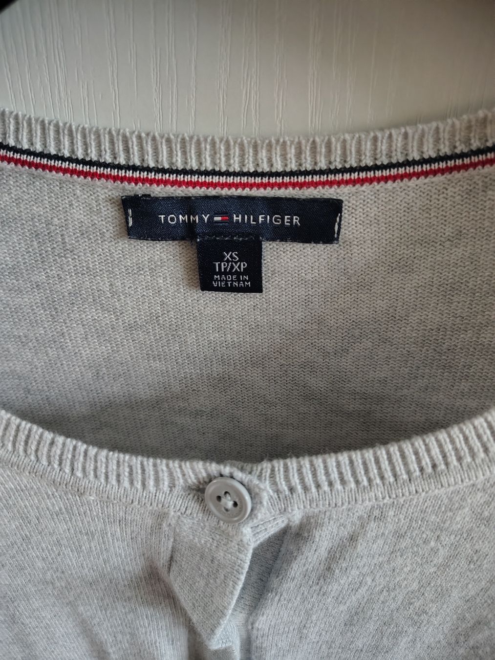 Tommy Hilfiger Pullover & Sweatshirts: Pullover Hilfiger – Neu (gemäss Beschreibung) aus Embrach von Gia03 1