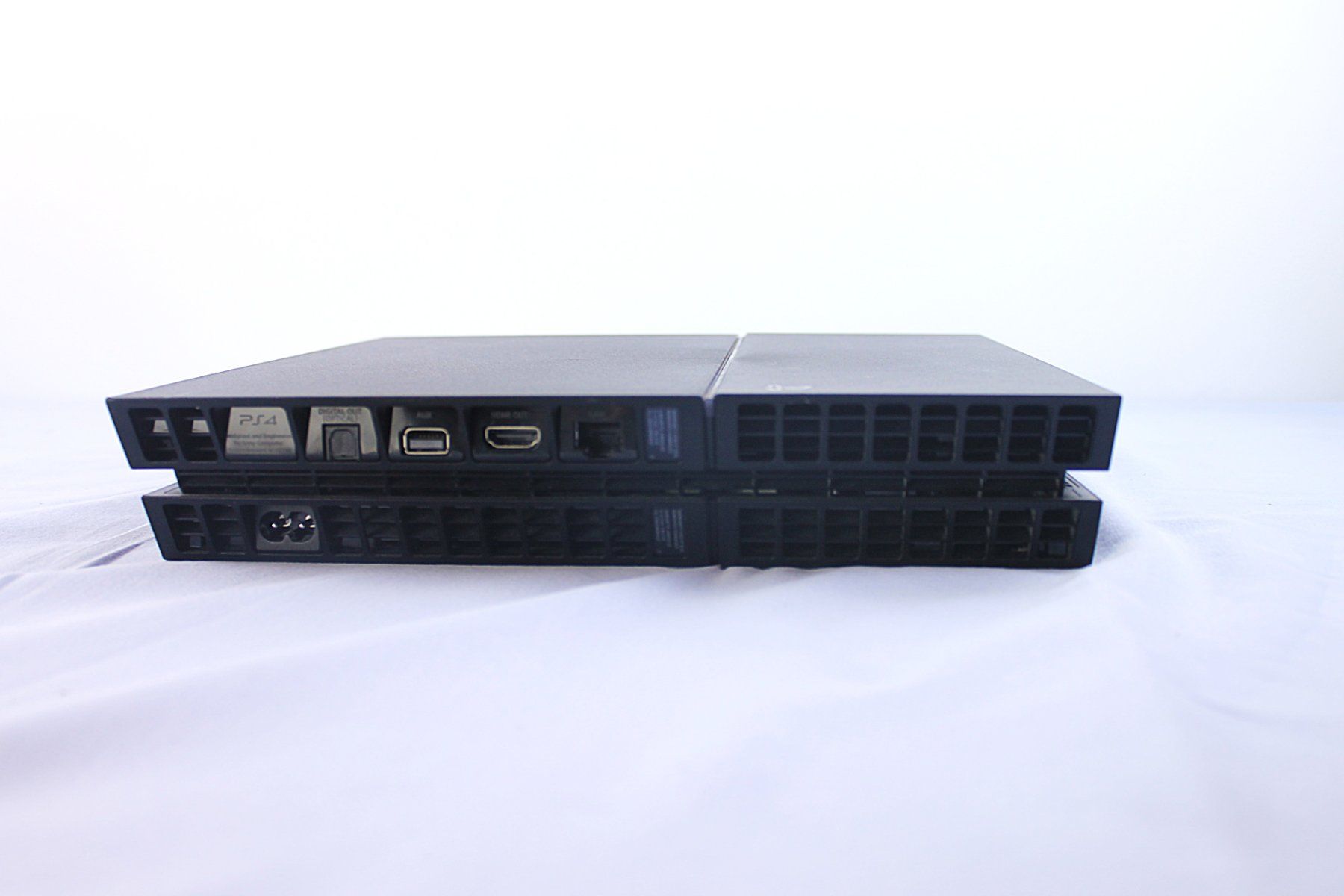 Sony Console: Playstation 4 mit Kontroller – Usato da Reinach BL venduto da bk_brockireinach 3