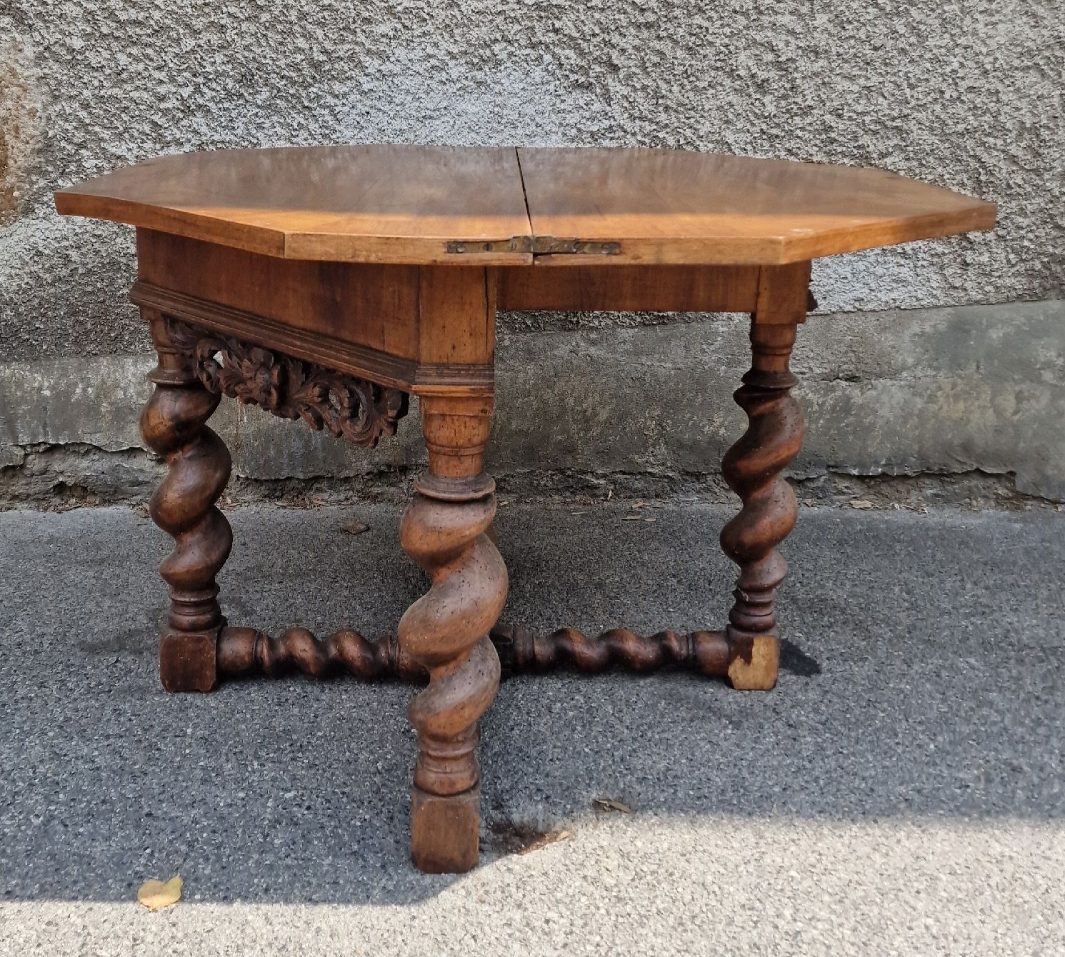Tavoli: table demi-lune  – Usato da Lausanne venduto da ama_2fz8 8
