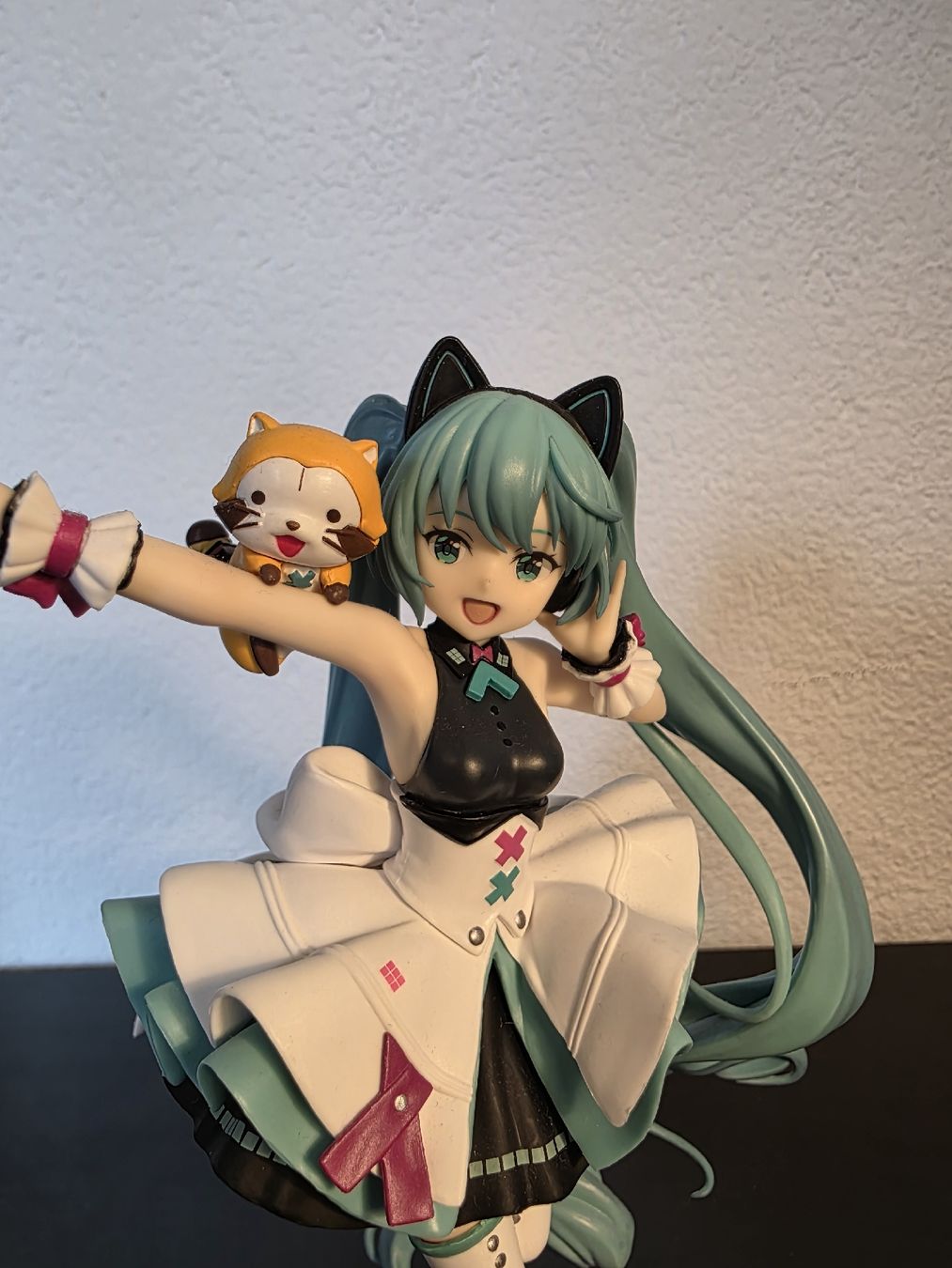 Statuette: Hatsune Miku Figur mit Waschbär – Usato da Liebefeld venduto da tun_nc6k 4