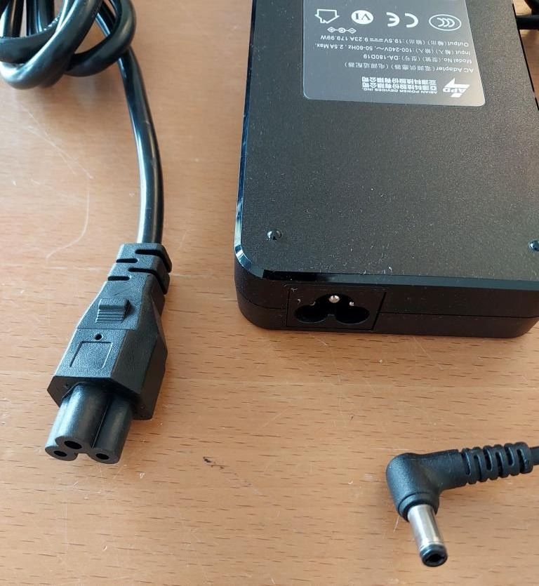 Unità & Adattatore: AC 180W Adapter APD DA-180D19 – Usato da Sorengo venduto da E-DataLabs 2