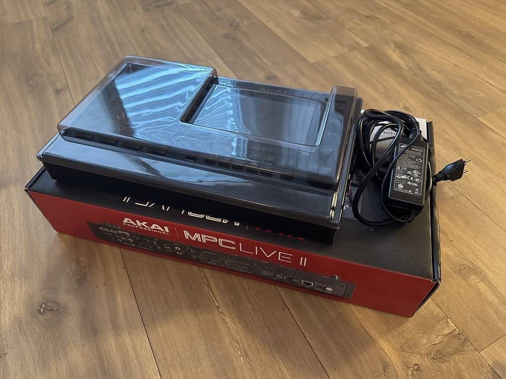 Akai Strumenti musicali: Akai MPC Live 2 + decksaver + 512gb SSD – Usato da Lausanne venduto da ang_jvs9 2