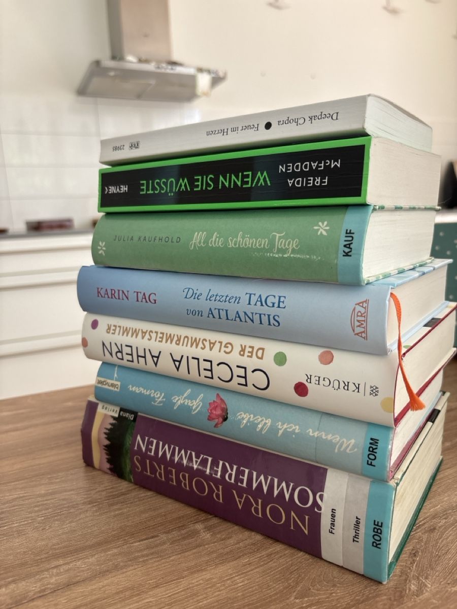 Bücher: Bücherpaket – Gebraucht aus Neuenhof von Njanja03