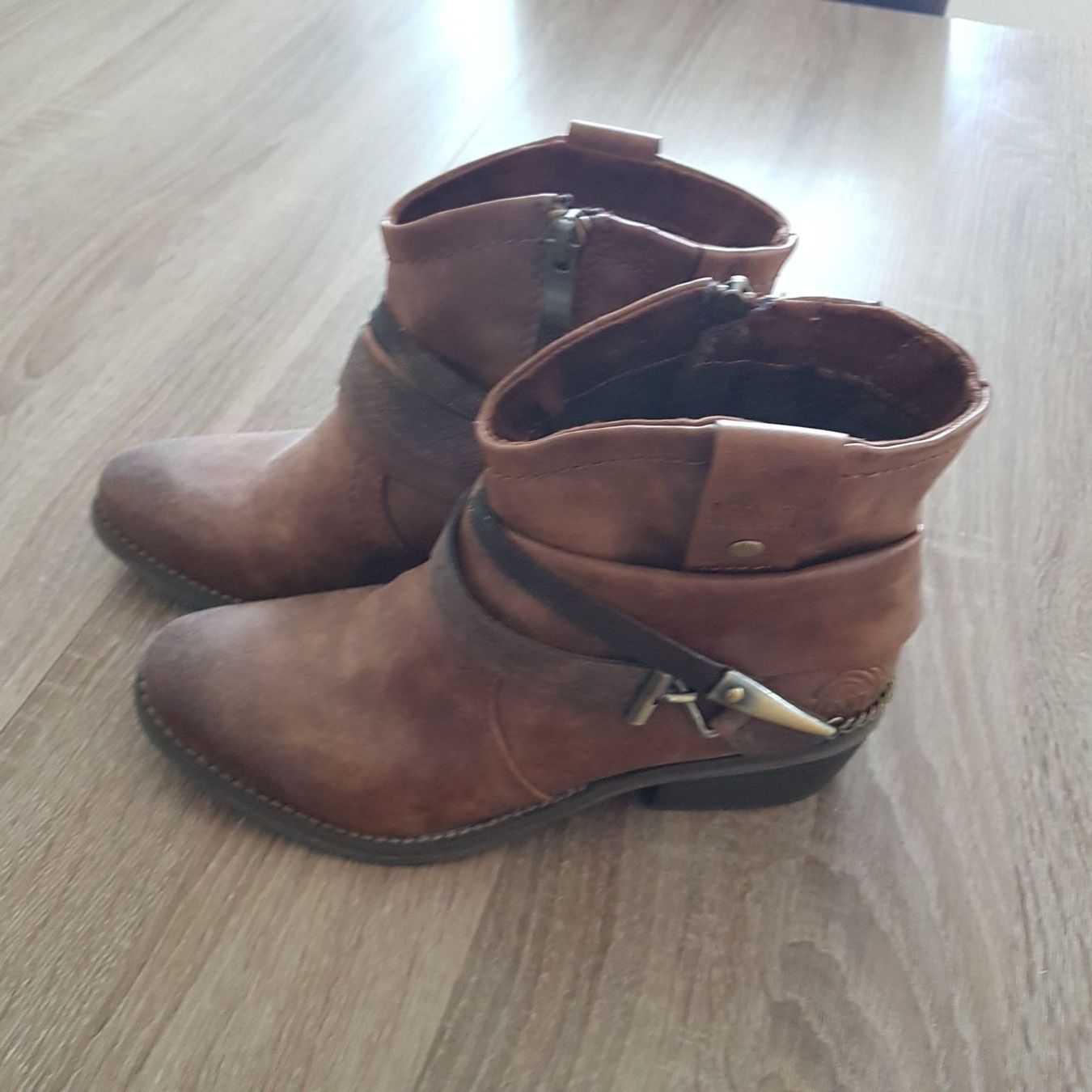 Dosenbach Scarpe da donna: Siefeletten – Usato da Altishofen venduto da Simba220