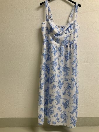 Neue Sommerkleid mit Blumenmuster Grösse L neuwertig