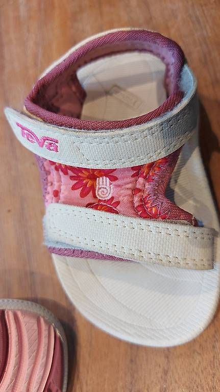 Schuhe für Jungen: Teva Sandalen Gr. 18 – Gebraucht aus Rotkreuz von MASI17 2