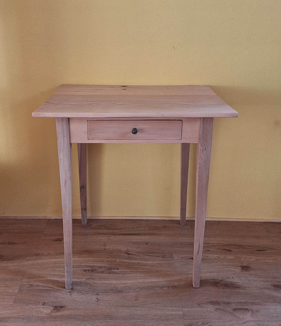 Tische: Altholztisch Tanne – Gebraucht aus Madiswil von takinu