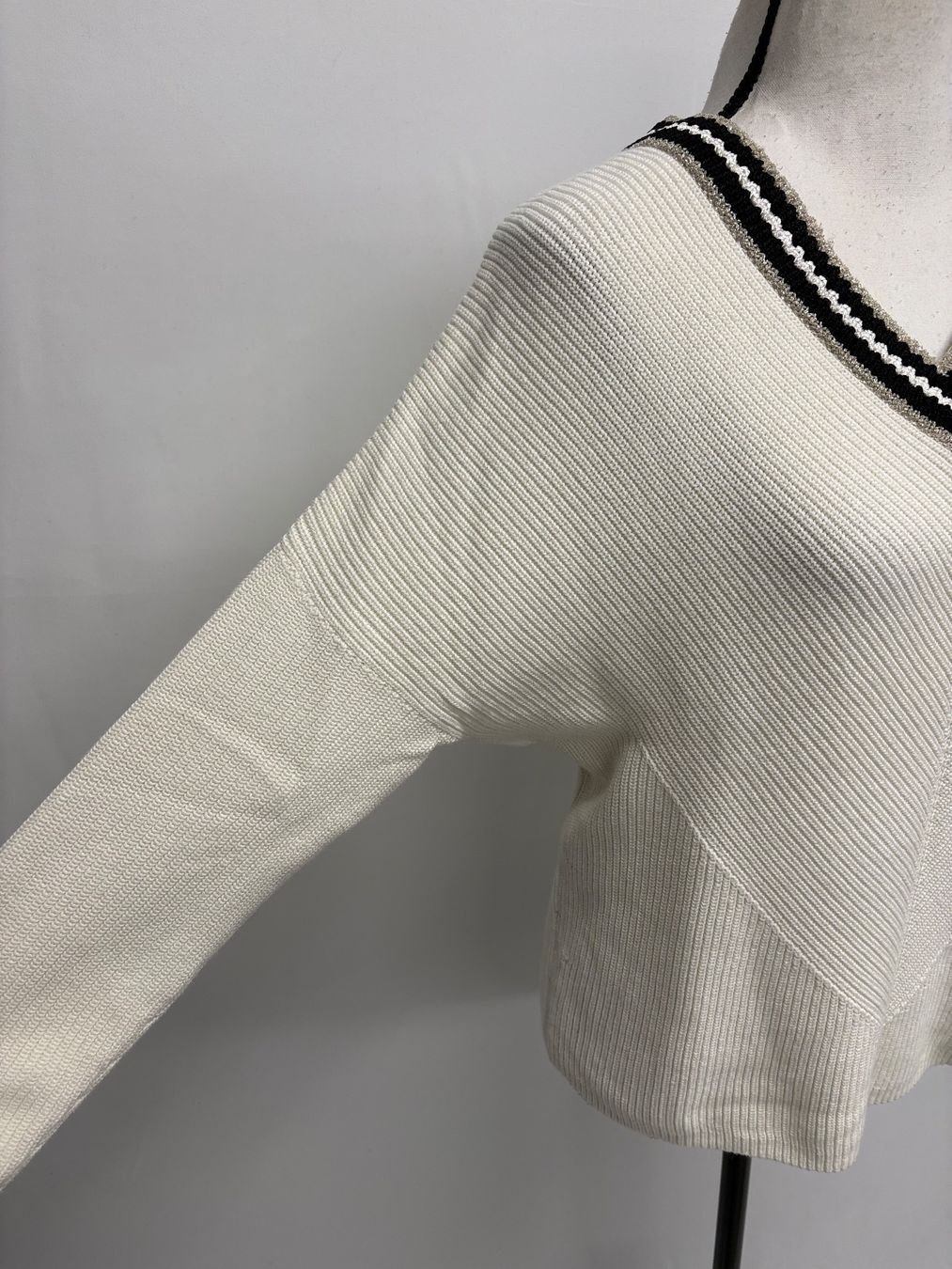 Maje Maglioni & Felpe: Maje Strickpullover mit V-Ausschnitt Meteo offwhite weiss 36 – Usato da Regensdorf venduto da secondchancefashion 2