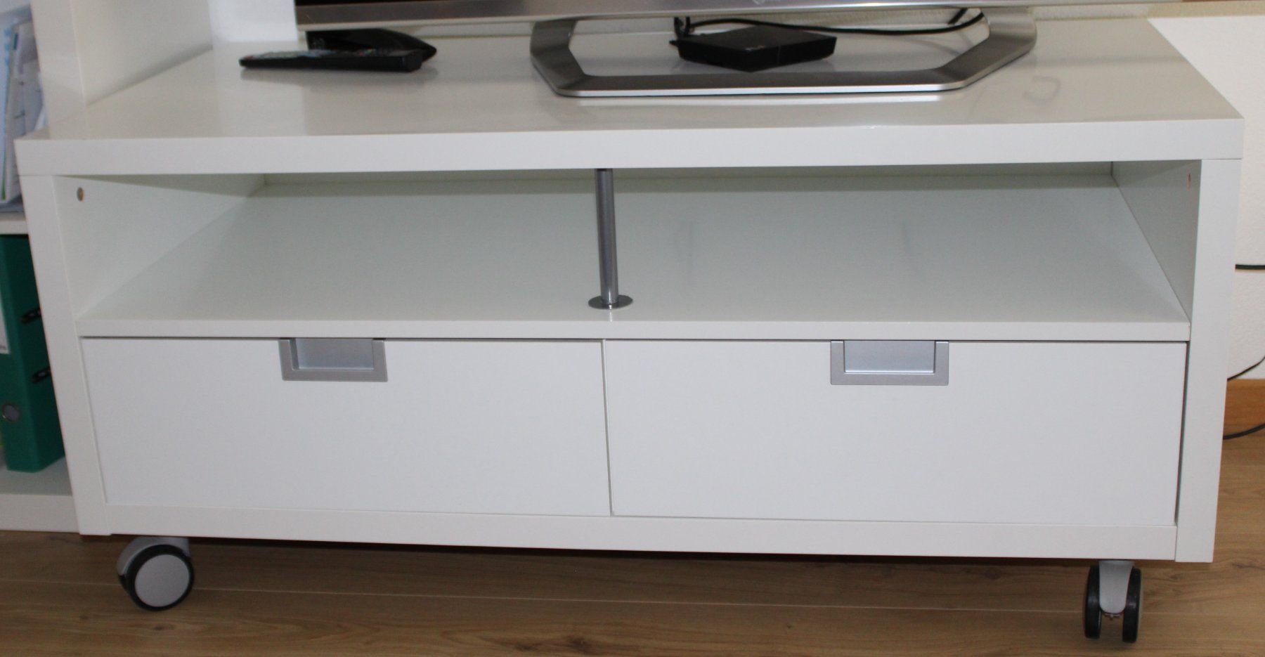 Ikea Mobili TV: Fernsehmöbel (SH) – Usato da Schaan venduto da antikes_und_kurioses 4