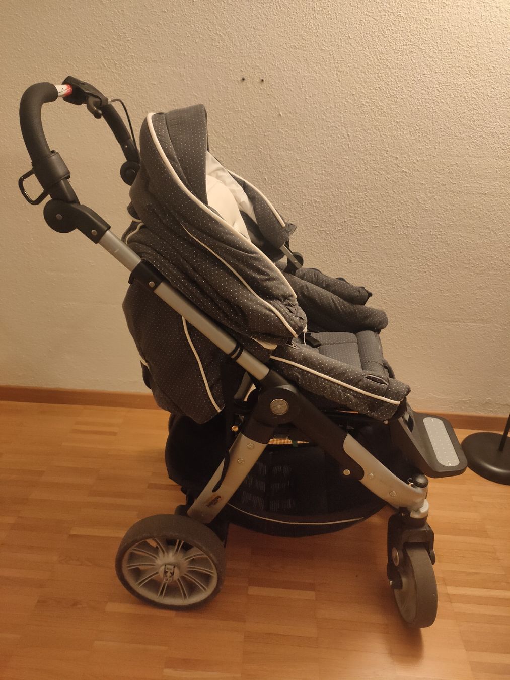 Carrozzine: Used Stroller Travel System w/ Bassinet Attachment – Usato da Uster venduto da sam_mz6w 3