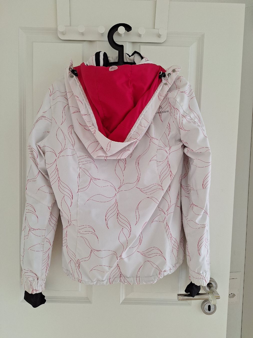 Giacche: Snowboardjacke Damen Grösse M – Usato da Aesch BL venduto da ChezToKa 1