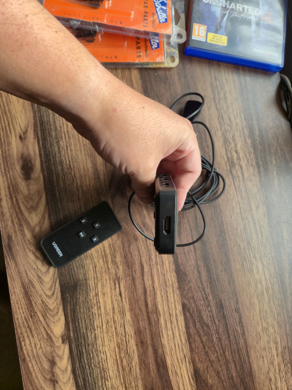 Ugreen Adapter: Ugreen HDMI Switch 3 in 1 – Gebraucht aus Yverdon-les-Bains von Dormondm 2