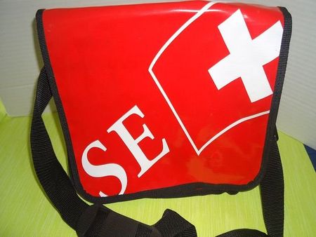 Kleine Kuriertasche von Roland, guter Zustand, Rot!