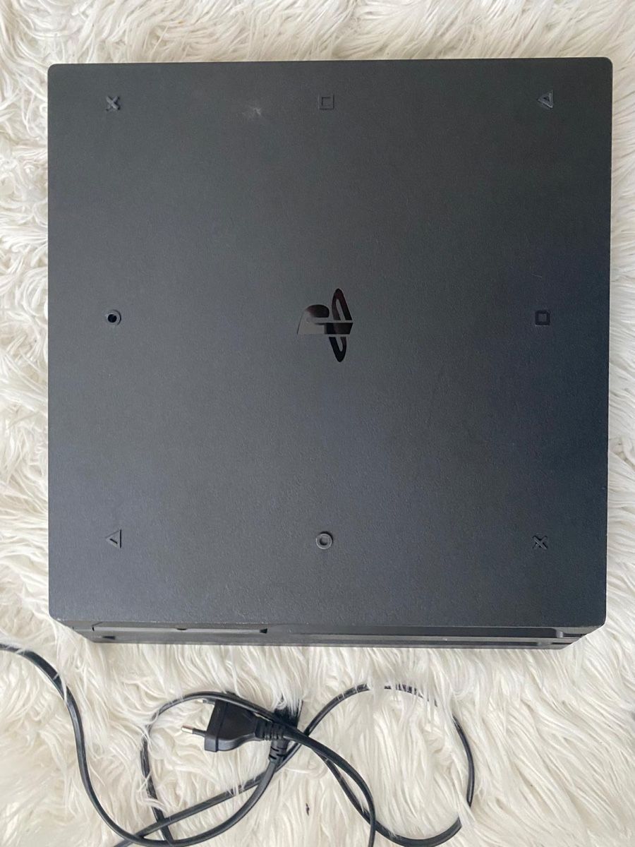 Sony Konsolen: Ps 4 pro + 2 controller und 5 spiele – Gebraucht aus Safenwil von ani_c6mf 3