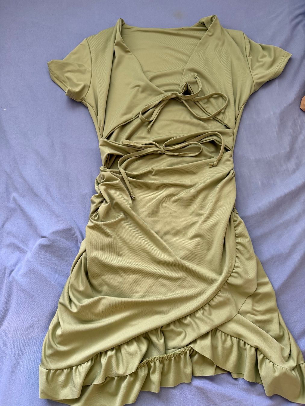 Shein Kleider: Süsses Kleid in Beige oder Olivengrün – Neu (gemäss Beschreibung) aus Zollikerberg von Andrea_2003 1