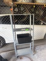 Metallregal verzinkt mit vier Ablagefächern gebraucht