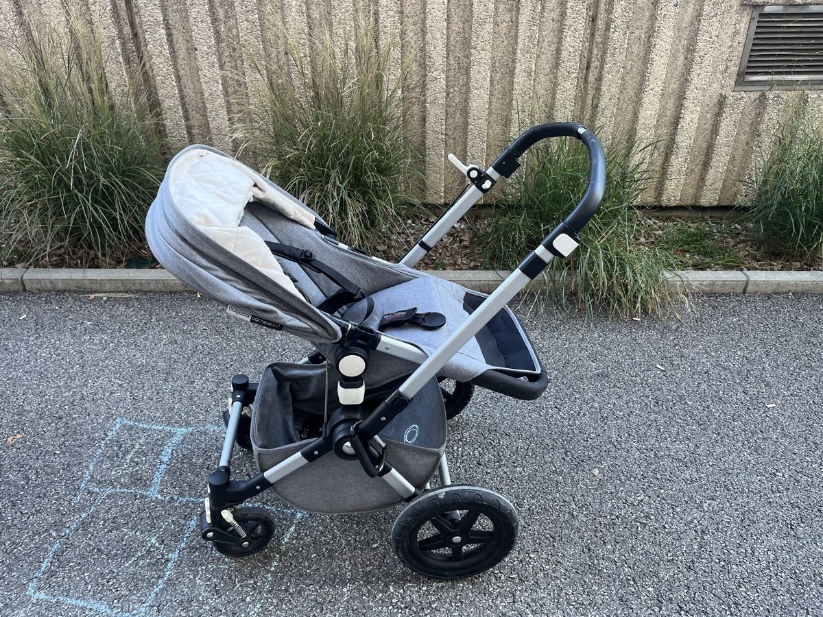 Bugaboo Carrozzine: Poussette Bugaboo grise avec complément bébé. Bon état – Usato da Lausanne venduto da nic_q9p9