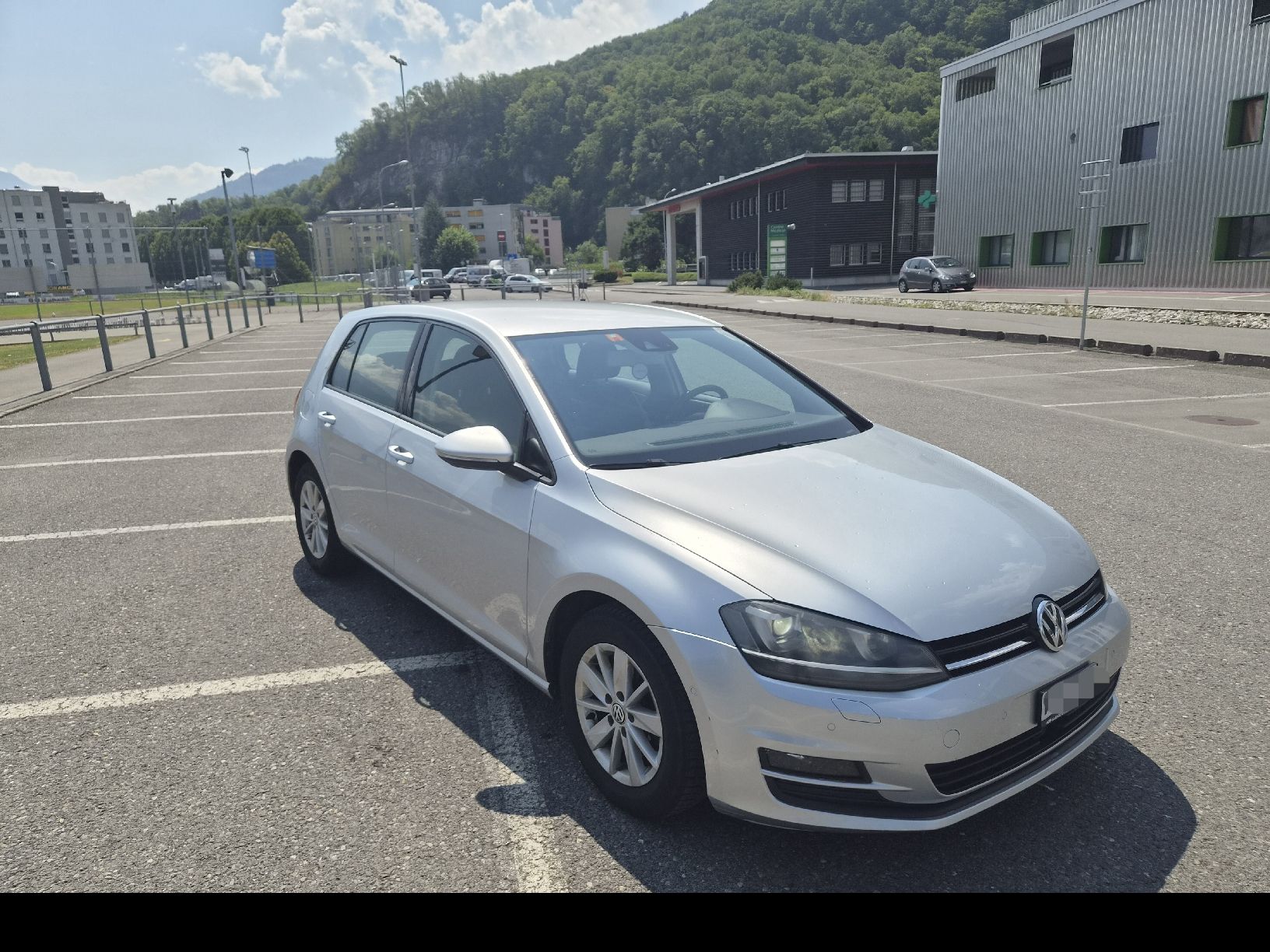 VW Automobili: Golf 7 – Usato da Montreux venduto da PremerlServices 1