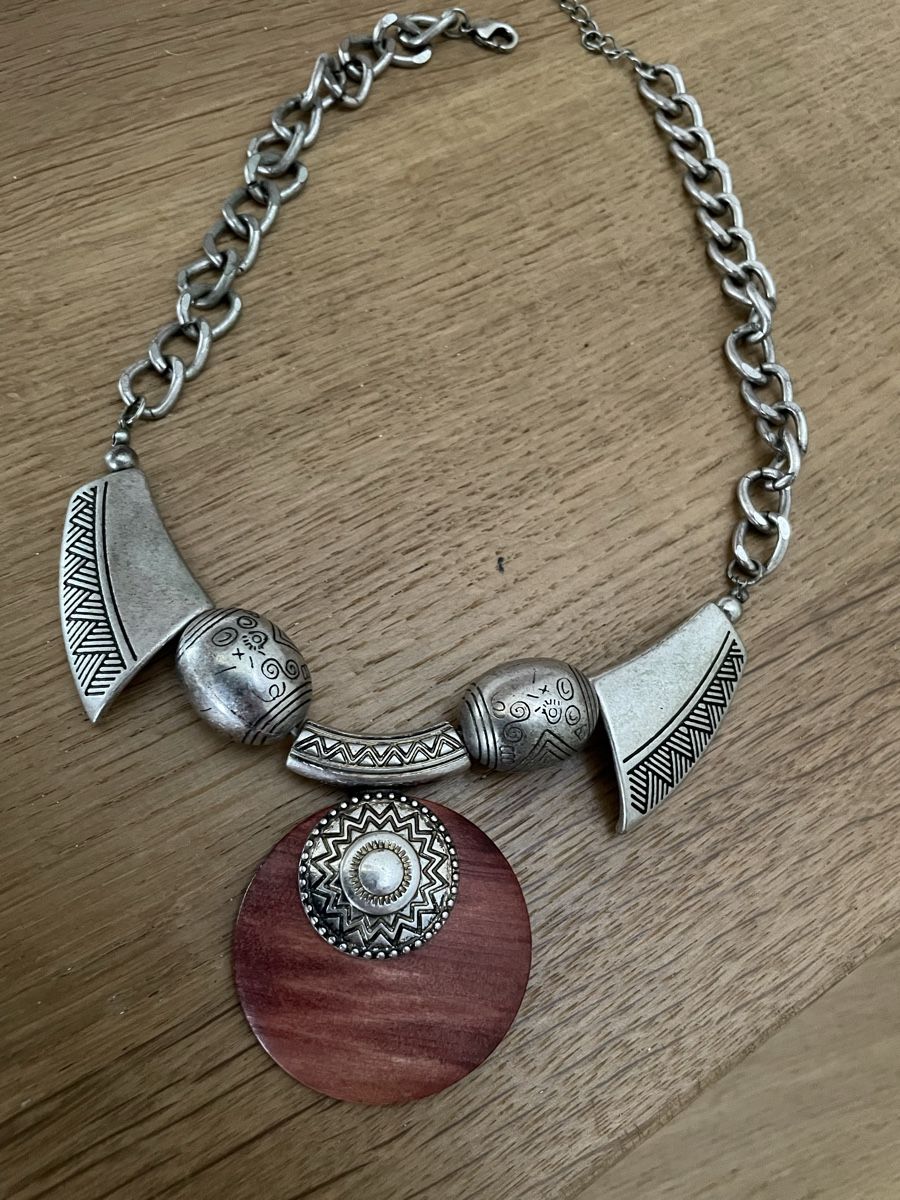 Catenine: Collier ethnique bois et argenté neuf – Usato da Langendorf venduto da PetLuna