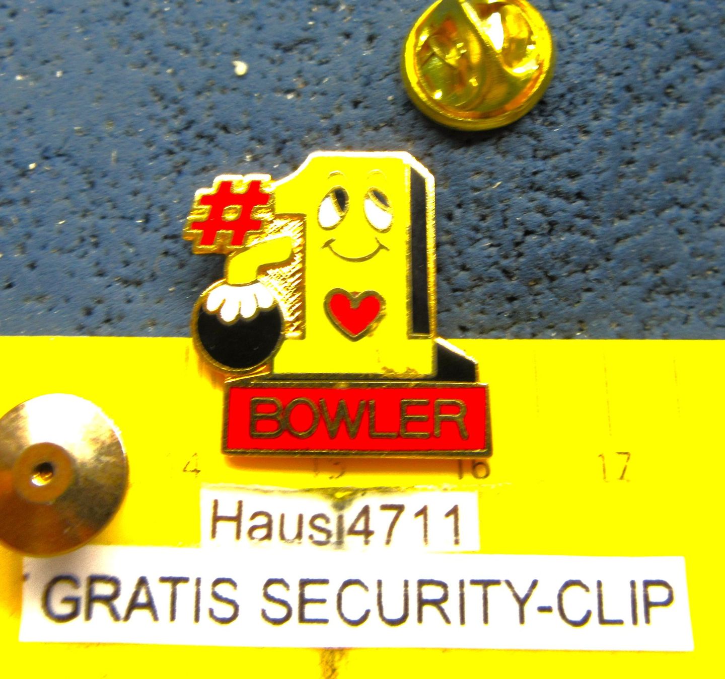 Placchette & Badge: BOWLER No.1 SCHMUCK-PIN ENAMEL GOLDIG – Usato da Ettingen venduto da Hausi4711