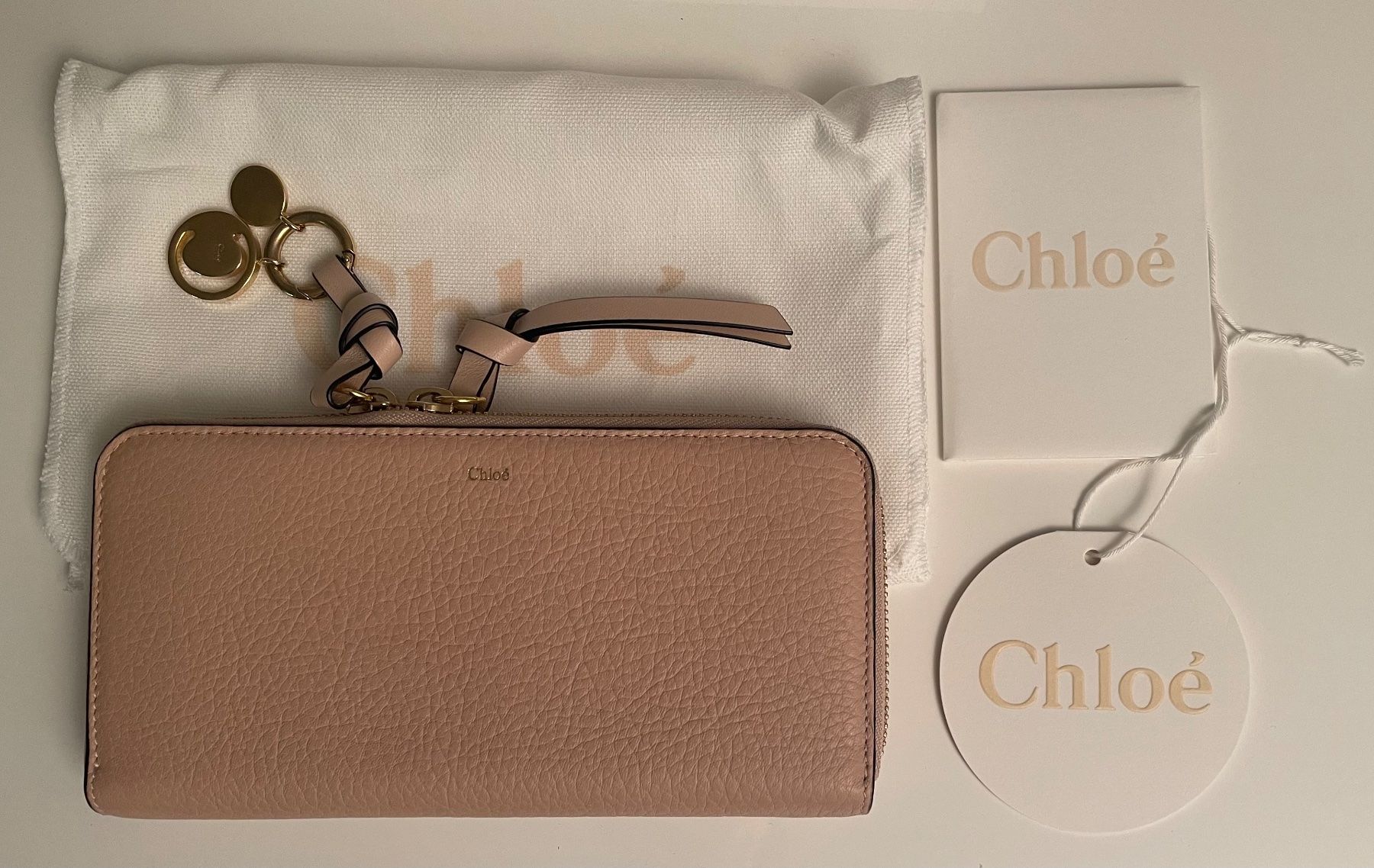 Chloé Portamonete: Chloé Alphabet Portemonnaie – Nuovo e nell'imballaggio originale da Benken ZH venduto da Mistery5