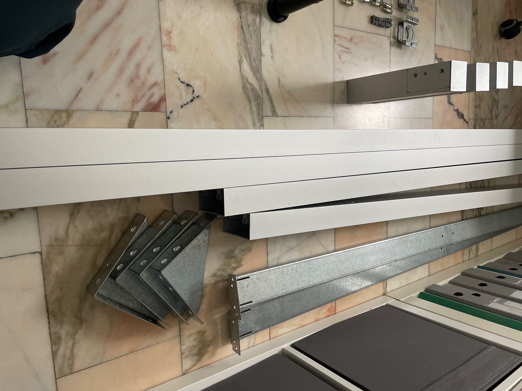 Interio Lits: Bettgestell aus Metall, 160x200cm – D'occasion à Holderbank AG par Hallo104 6