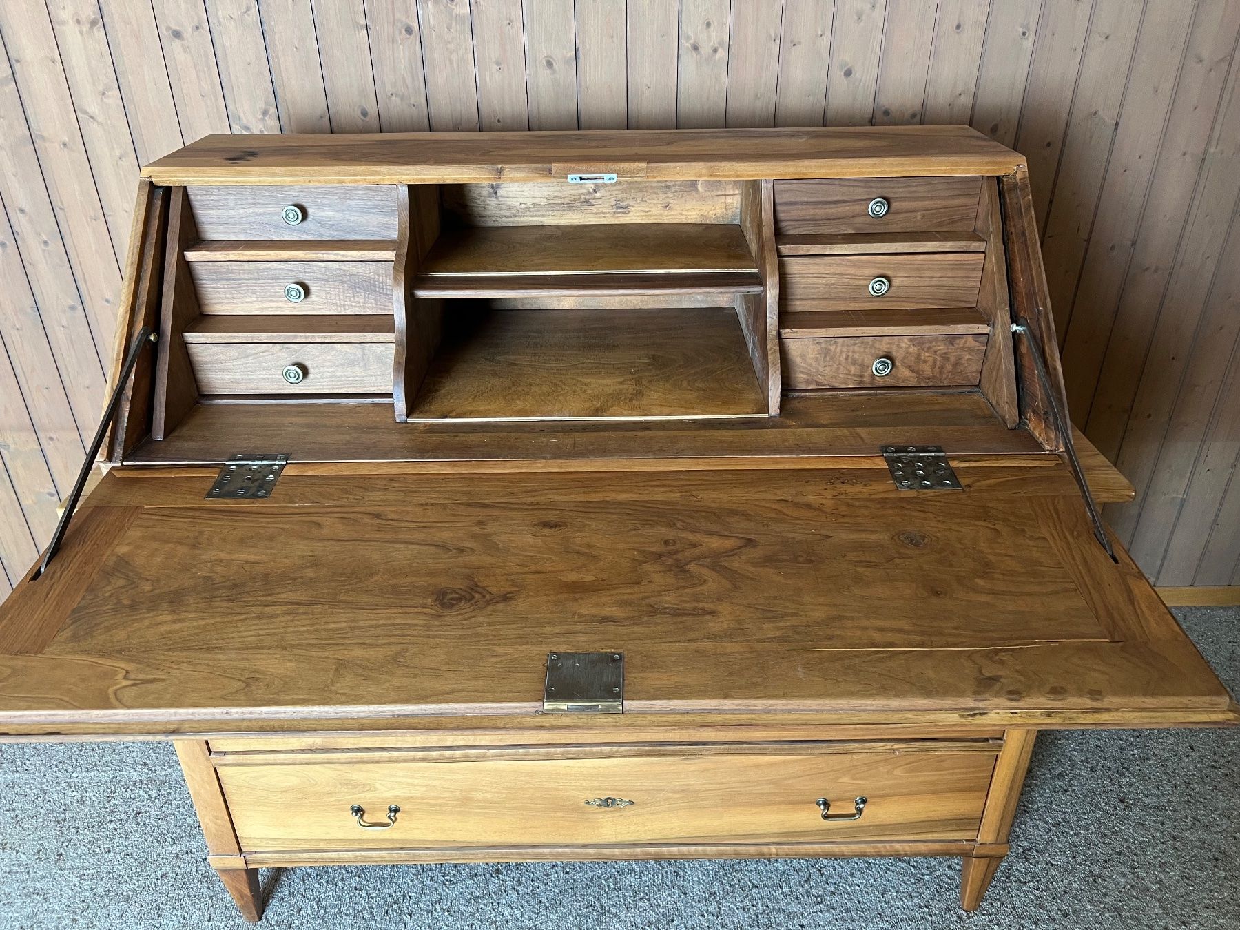 Cassettiere: Antiker Sekretär Nussbaum Holz mit Kommode – Usato da Emmenbrücke venduto da aristella 3
