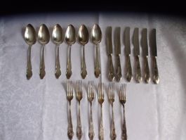 Besteck versilbert 18 Teile Patent 90/45