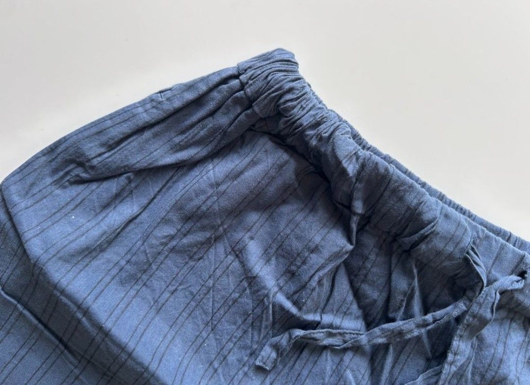 Cos Pantaloni: Shorts von Cos, grösse S/M – Usato da Rheinau venduto da miriam_j 2