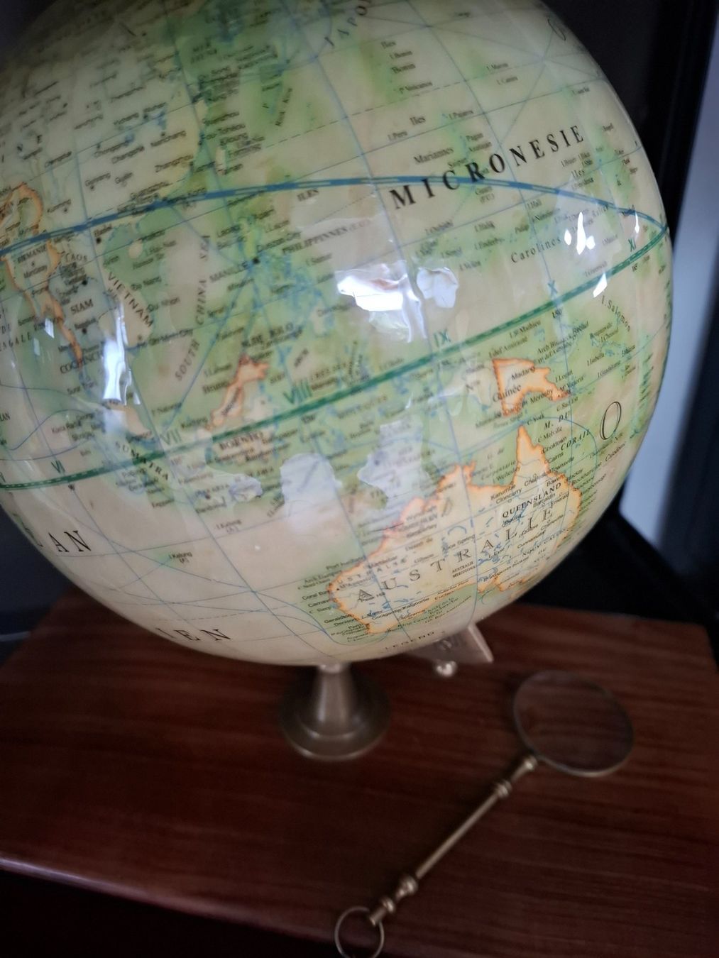 Altro in Decorazioni & Accessori: Globe avec support en manguier et loupe – Nuovo (secondo la descrizione) da Saxon venduto da 2005sylvester 3