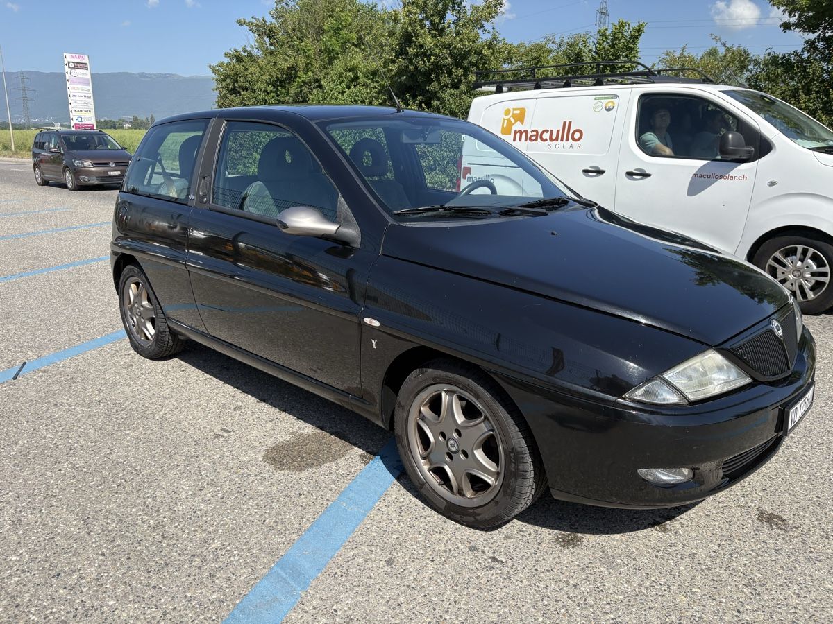 Lancia Automobili: Lancia Y EléFantino Rosso – Usato da Meyrin venduto da Adrespo 1